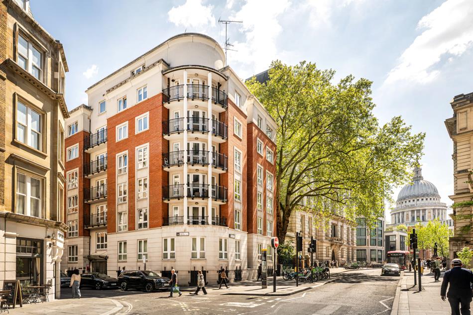 1 bed property in Little Britain, London